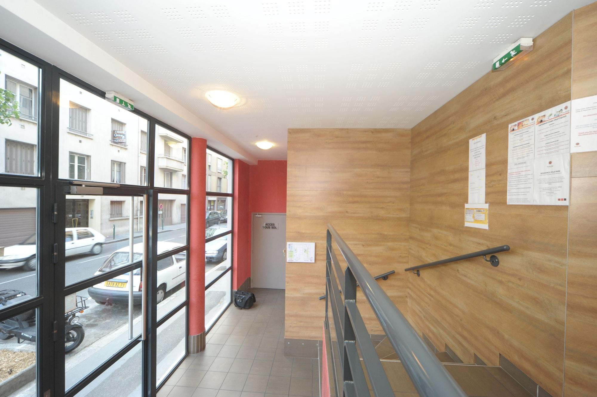 Zola Park Aparthotel Villeurbanne Exterior foto